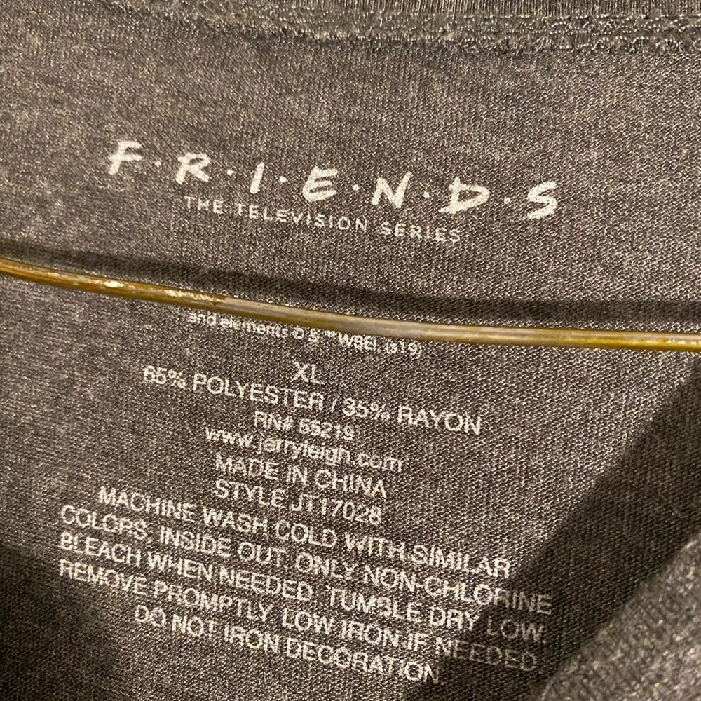 basic friends tee - Picture 2 of 2